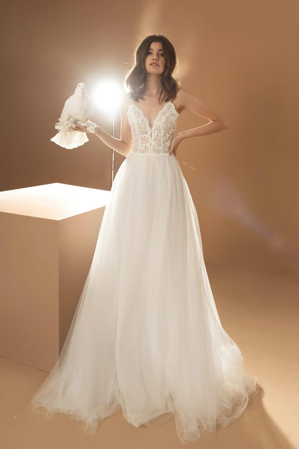 Boho A Line Wedding Dresses Illusion Sexy Spaghetti Lace Applique Sweep Train Bohemian Bridal Gowns Plus Size Wedding Dress Robe De Mariée