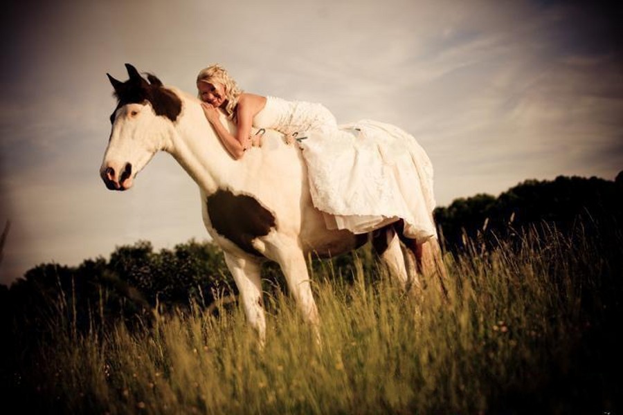 Bride in Cowgirl Boots Country Wedding Dresses 2020 Sweetheart Backless Backless A-line Lace Bridal Gowns Plus Size