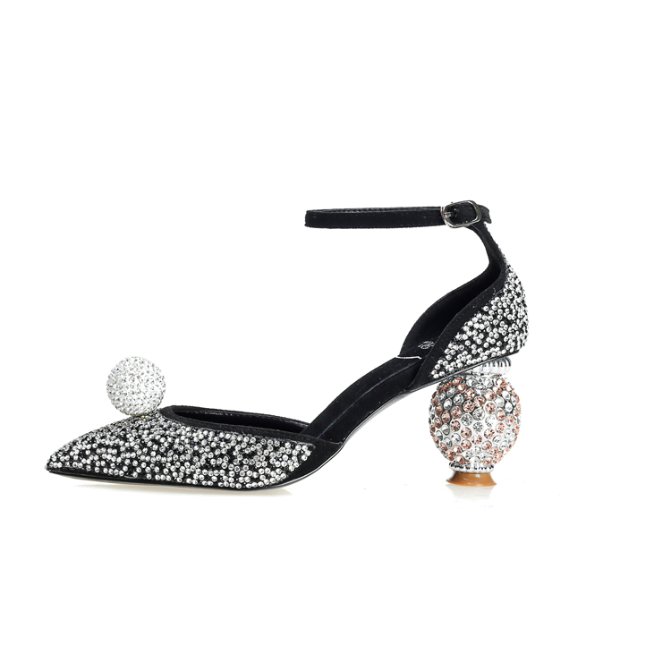Free shipping 2019 Ladies sheepskin wedding 6.5CM high heel Twinkle diamond heels pillage pointed toe diamond SANDALS SHOES black 34-42
Free shipping 2019 Ladies sheepskin wedding 6.5CM high heel Twinkle diamond heels pillage pointed toe diamond SANDALS SHOES black 34-42
