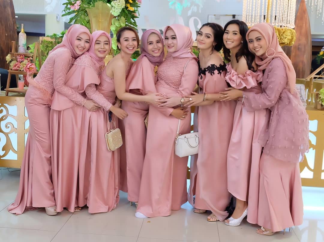 2019 Muslim Bridesmaid Dresses Series Hijab Islamic Dubai Prom Party Gowns Plus Size Garden Country Maid Of Honor Wedding Guest Dress