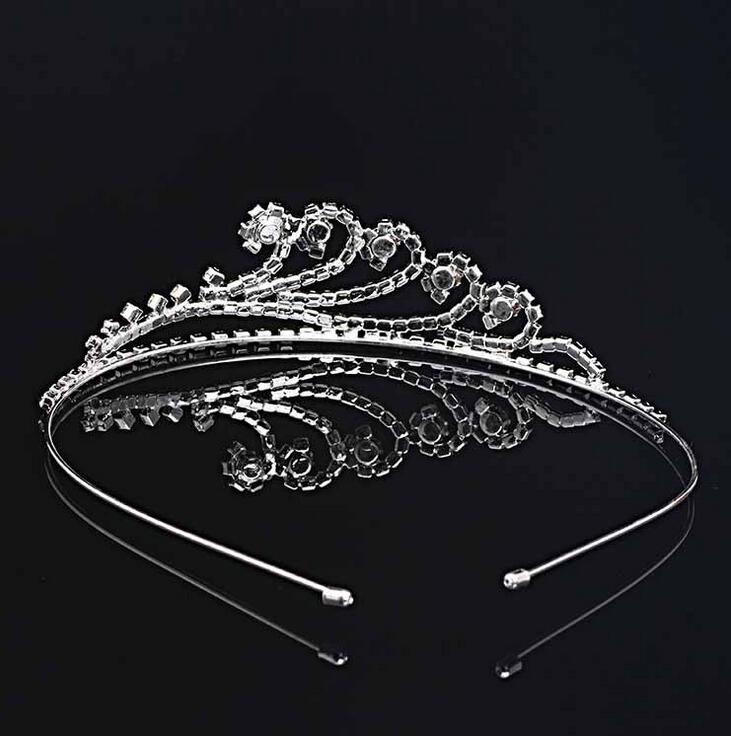 Handmade Cute Silver Wedding Bridal Crystal Crown Tiaras sparkly wedding party birthday Nice Gift Flower Girl 11.7*3CM
