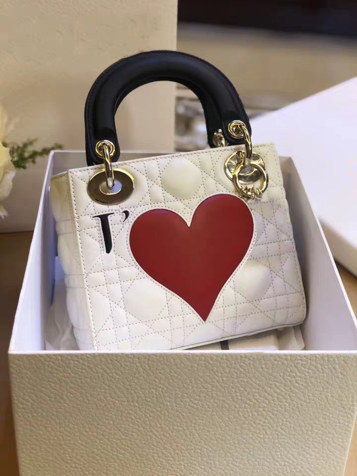 New Fashion Leather Female Handbag Sexy Fashion Love Bag Female Genuine Leather Makeup Retro Shoulder Bag Designer Retro Hanging Jewelry, Pink
New Fashion Leather Female Handbag Sexy Fashion Love Bag Female Genuine Leather Makeup Retro Shoulder Bag Designer Retro Hanging Jewelry, Pink