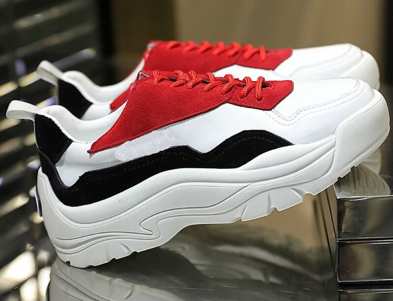 2020 The new Gift Top Quality Designer sneakers Genuine Leather famous Man Women Walking Casual Shoes with Golden nails size 36-45
2020 The new Gift Top Quality Designer sneakers Genuine Leather famous Man Women Walking Casual Shoes with Golden nails size 36-45
