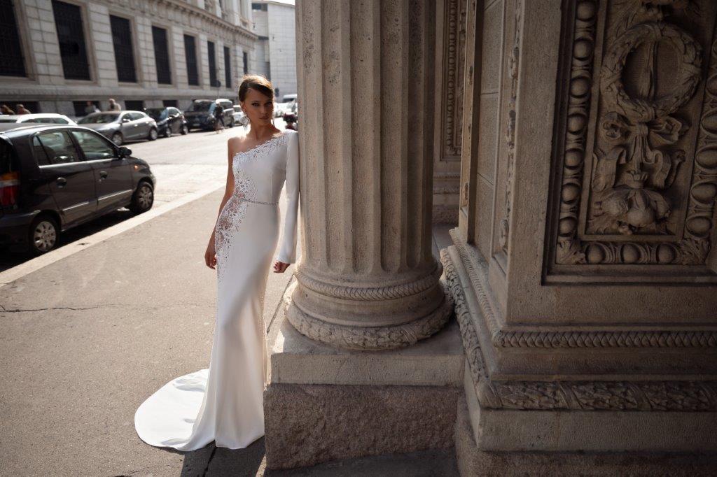Julie Vino Mermaid Wedding Dresses One Shoulder Backless Long Sleeves Applique Crystal Sash Wedding Dress Sweep Train Vestidos De Novia, Coral
Julie Vino Mermaid Wedding Dresses One Shoulder Backless Long Sleeves Applique Crystal Sash Wedding Dress Sweep Train Vestidos De Novia, Coral
