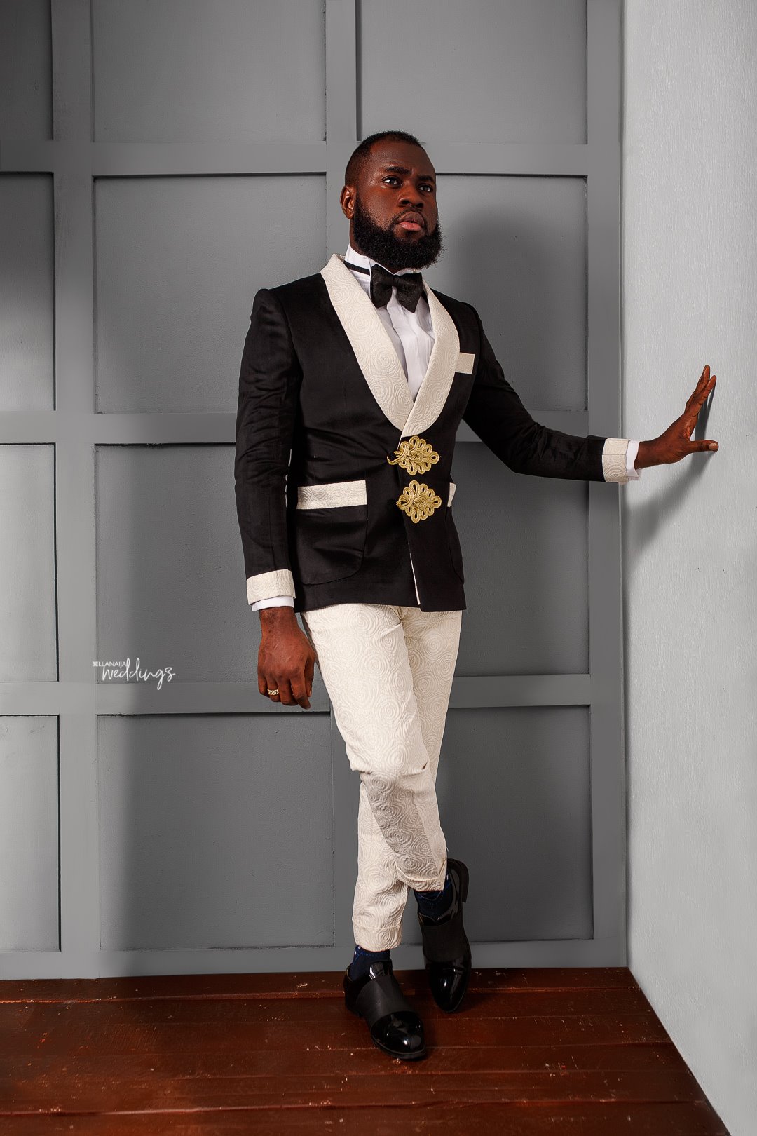 Black and Ivory Mens Suits Gold Buttons Prom Dress Groom Wear Shawl Lapel Two Pieces Wedding Tuxedos Custom Made Suit (Jacket+Pants)