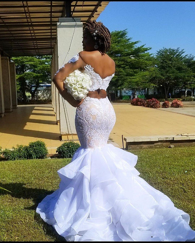 Plus Size African Mermaid Wedding Dresses 2020 Modern Cascading Ruffles Tiered Skirt Lace Long Sleeve Aso Ebi Bride Wedding Gown