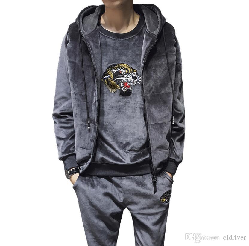 Designer Three-piece Sportswear Autumn and Winter Men's Casual Gold Velvet Hooded Plus Velvet Thick Three-piece Tracksuits, Gray
Designer Three-piece Sportswear Autumn and Winter Men's Casual Gold Velvet Hooded Plus Velvet Thick Three-piece Tracksuits, Gray