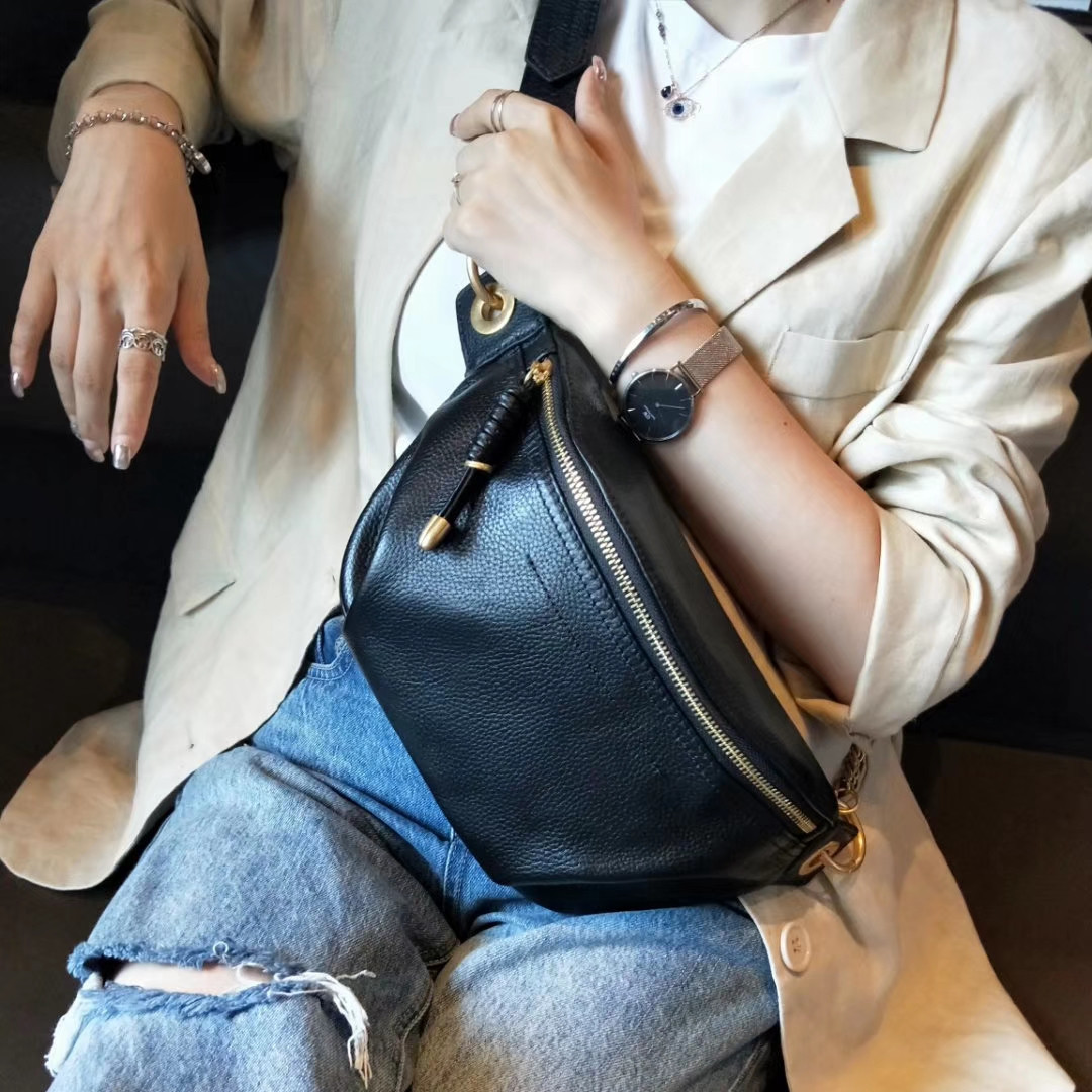 Genuine Cow Leather fanny pack for women waist bag waterproof belt bag purse fashion money belt ladies shoulder bag chain female, Black
Genuine Cow Leather fanny pack for women waist bag waterproof belt bag purse fashion money belt ladies shoulder bag chain female, Black