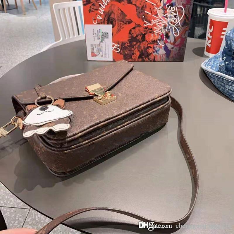 19 In The Large Capacity Lady Handbags Really Old Pattern Printing Aslant Crust From The Postman Single Shoulder Bag Luxury Handbag, Brown
19 In The Large Capacity Lady Handbags Really Old Pattern Printing Aslant Crust From The Postman Single Shoulder Bag Luxury Handbag, Brown