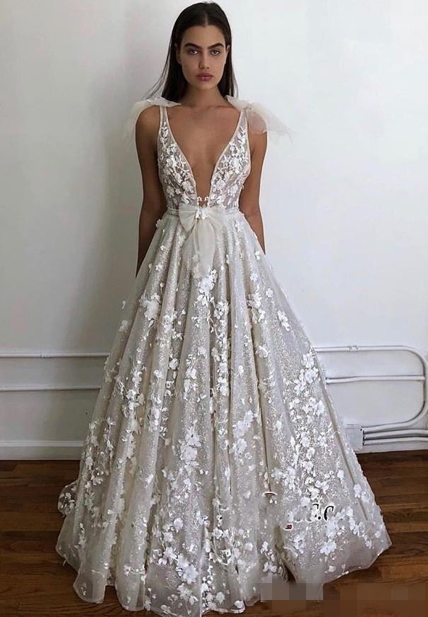 2020 Beach Dresses 3D Floral Applique Beaded Floor Length Custom Made Plunging V Neck Plus Size Tulle Wedding Gowns Vestido De Novia