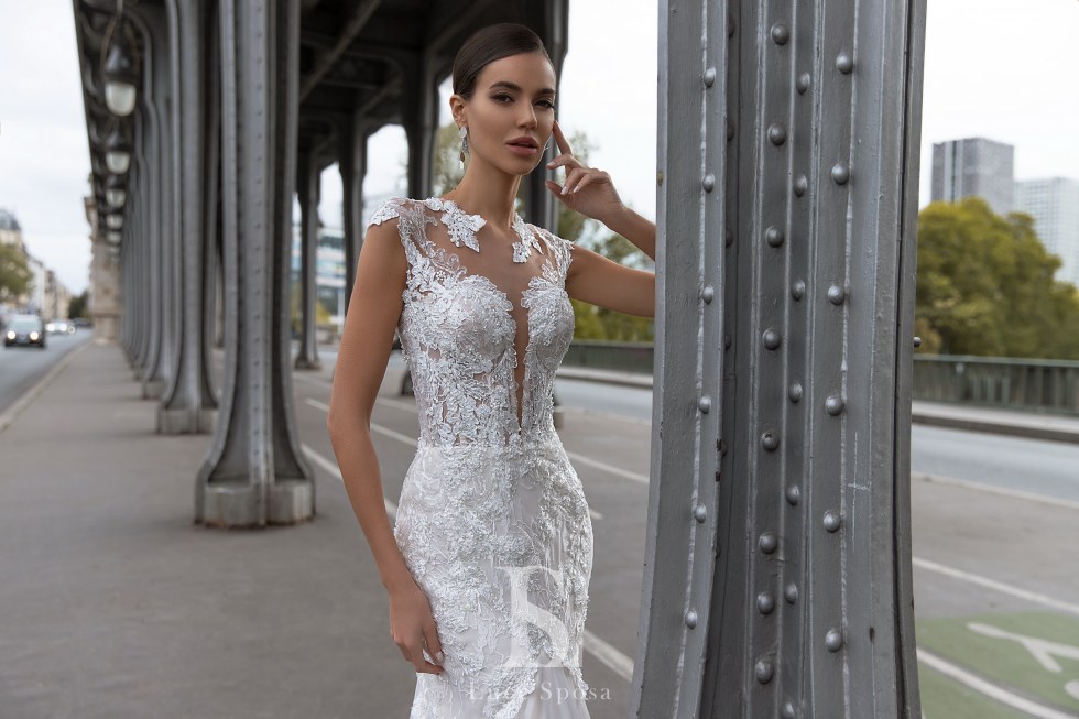 Sexy Mermaid Wedding Dresses Sheer Jewel Neck Appliqued Lace Bridal Gowns Sweep Train Backless Wedding Dress