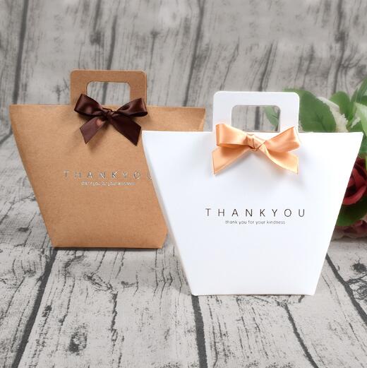10pcs White/Brown Kraft Candy Box Thank You Gift Box Wedding Favor Bags Tote Bag Party Decoration Gift Packaging Bags
10pcs White/Brown Kraft Candy Box Thank You Gift Box Wedding Favor Bags Tote Bag Party Decoration Gift Packaging Bags