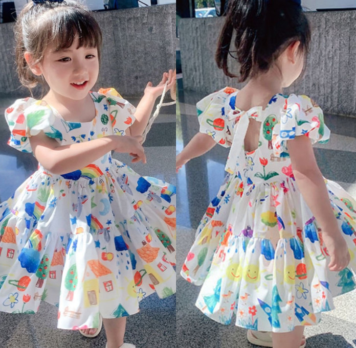 Sweet Girls graffiti printed dress summer new kids puff short sleeve dress children backless bows pleated dress A3104, As showed
Sweet Girls graffiti printed dress summer new kids puff short sleeve dress children backless bows pleated dress A3104, As showed