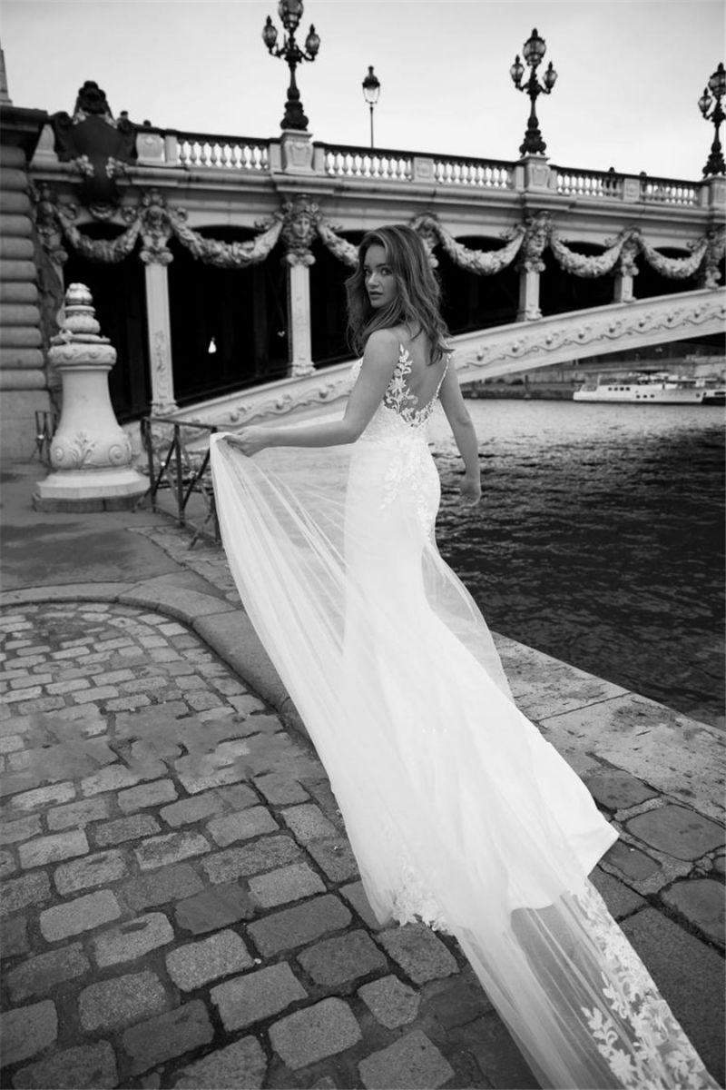 2020 Deep V-neck Bodice Double Layered Mermaid Wedding Dress With Detachable Train Illusion Tattoo-Style Back Bridal Dress