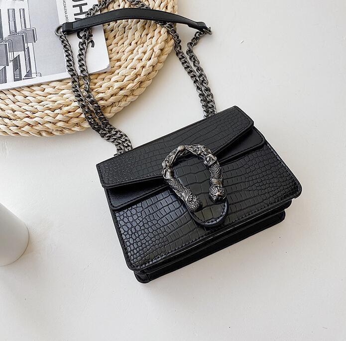wholesale women handbag street trend crocodile leather chain bag retro leathers messenger bags Joker atmosphere Stone womens shoulder handbags
wholesale women handbag street trend crocodile leather chain bag retro leathers messenger bags Joker atmosphere Stone womens shoulder handbags