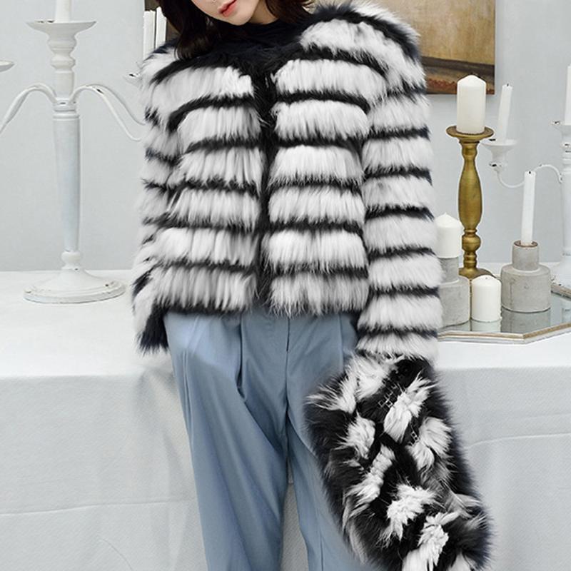 Fashion Women Black And White Stripe faux fur coat long sleeve O-Neck fur jacket Warm Casual outerwear Winter Overcoat Outercoat
Fashion Women Black And White Stripe faux fur coat long sleeve O-Neck fur jacket Warm Casual outerwear Winter Overcoat Outercoat