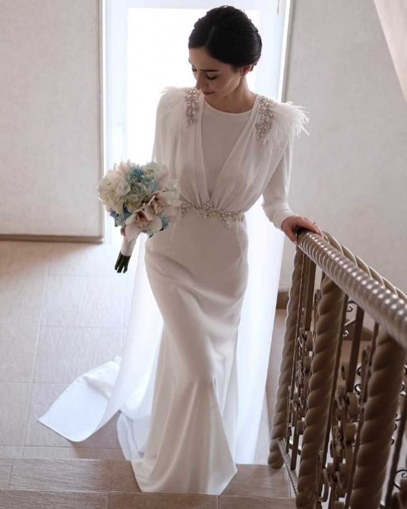 Vintage Country Style Wedding Dresses with Wraps Long Sleeves Crystal Feathers Beach Wedding Gowns Custom Made robes de mariée
