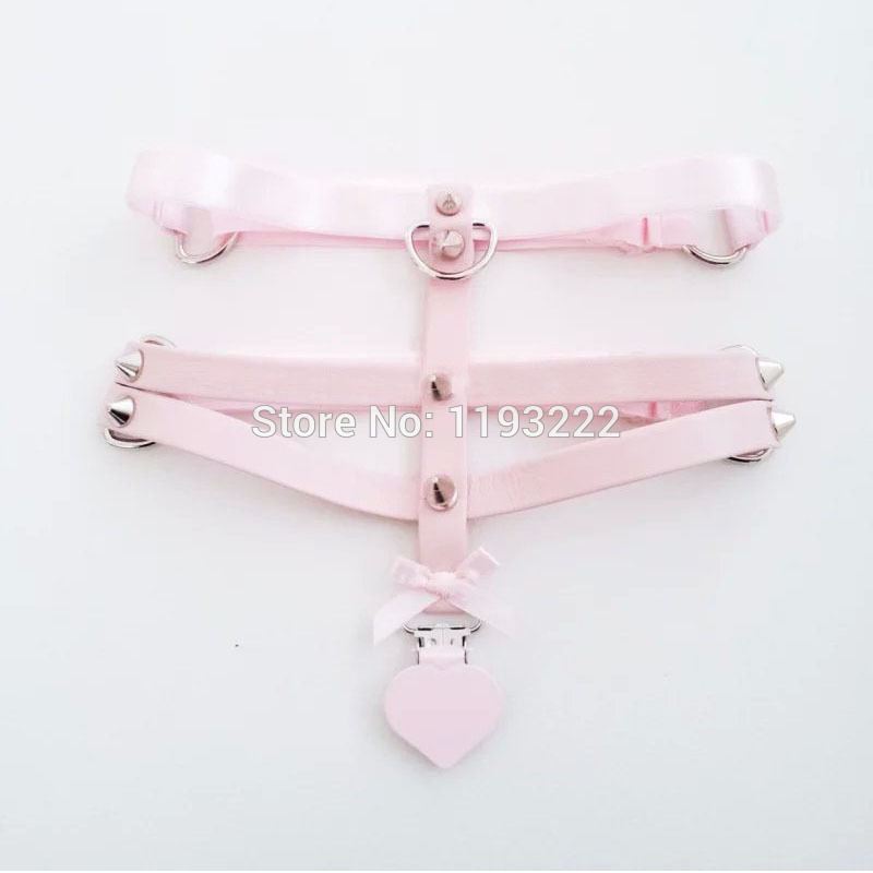 Garters Sexy Harajuku Lolita Pastel Pink Real Leather Three Row Rivets Heart Leg Garter Belt Thigh Harness Suspender For Stocking
Garters Sexy Harajuku Lolita Pastel Pink Real Leather Three Row Rivets Heart Leg Garter Belt Thigh Harness Suspender For Stocking