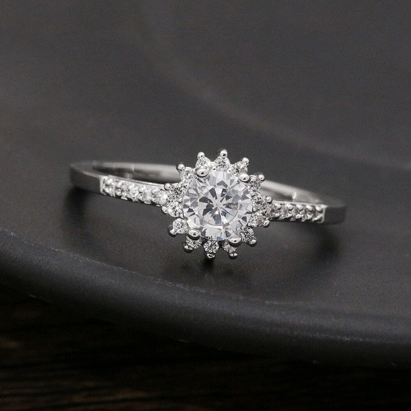 Wholesale- diamonds ring with side stones luxury diamond crystal ring for women graceful girl fashion jewelry wedding Engagement accessories
Wholesale- diamonds ring with side stones luxury diamond crystal ring for women graceful girl fashion jewelry wedding Engagement accessories