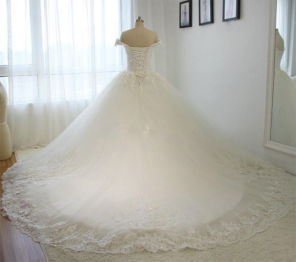 Off The Shoulder Short Sleeves Luxury Wedding Dresses Long Train Tulle Applique Beaded Ball Gowns Lace-up White Vintage Real Dress