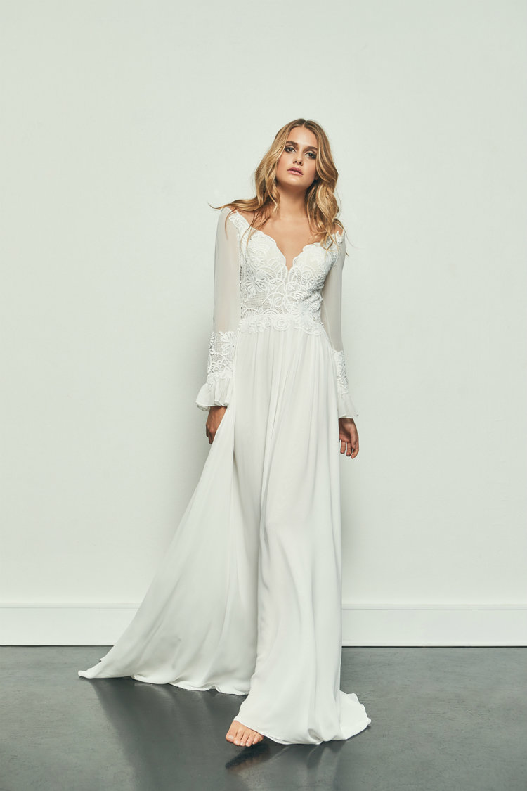 2019 Chiffon Beach Wedding Dresses V Neck Lace Appliques Sweep Train Long Sleeve Bohemian Wedding Dress Cheap Bridal Gowns Plus Size