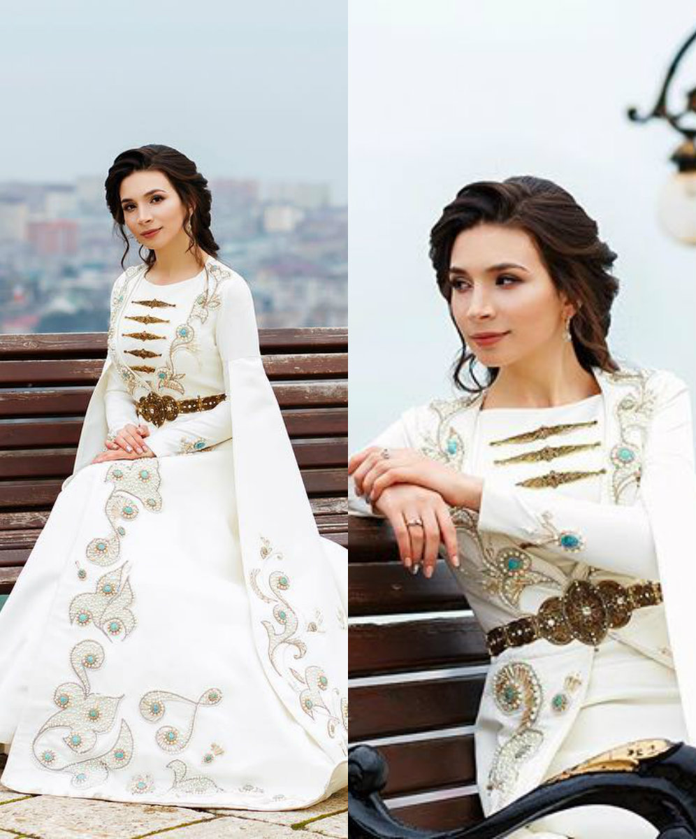 2020 New Arrival A Line Evening Dresses Jewel Neck Long Sleeve Satin Formal Dresses Sweep Train Zipper Applique Sashes Party Gown, Burgundy
2020 New Arrival A Line Evening Dresses Jewel Neck Long Sleeve Satin Formal Dresses Sweep Train Zipper Applique Sashes Party Gown, Burgundy