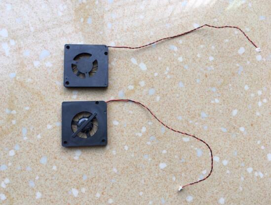 Wholesale: original genuine SUNON UB5U3-724 30*30*3MM thick two-wire heat dissipation fan
Wholesale: original genuine SUNON UB5U3-724 30*30*3MM thick two-wire heat dissipation fan