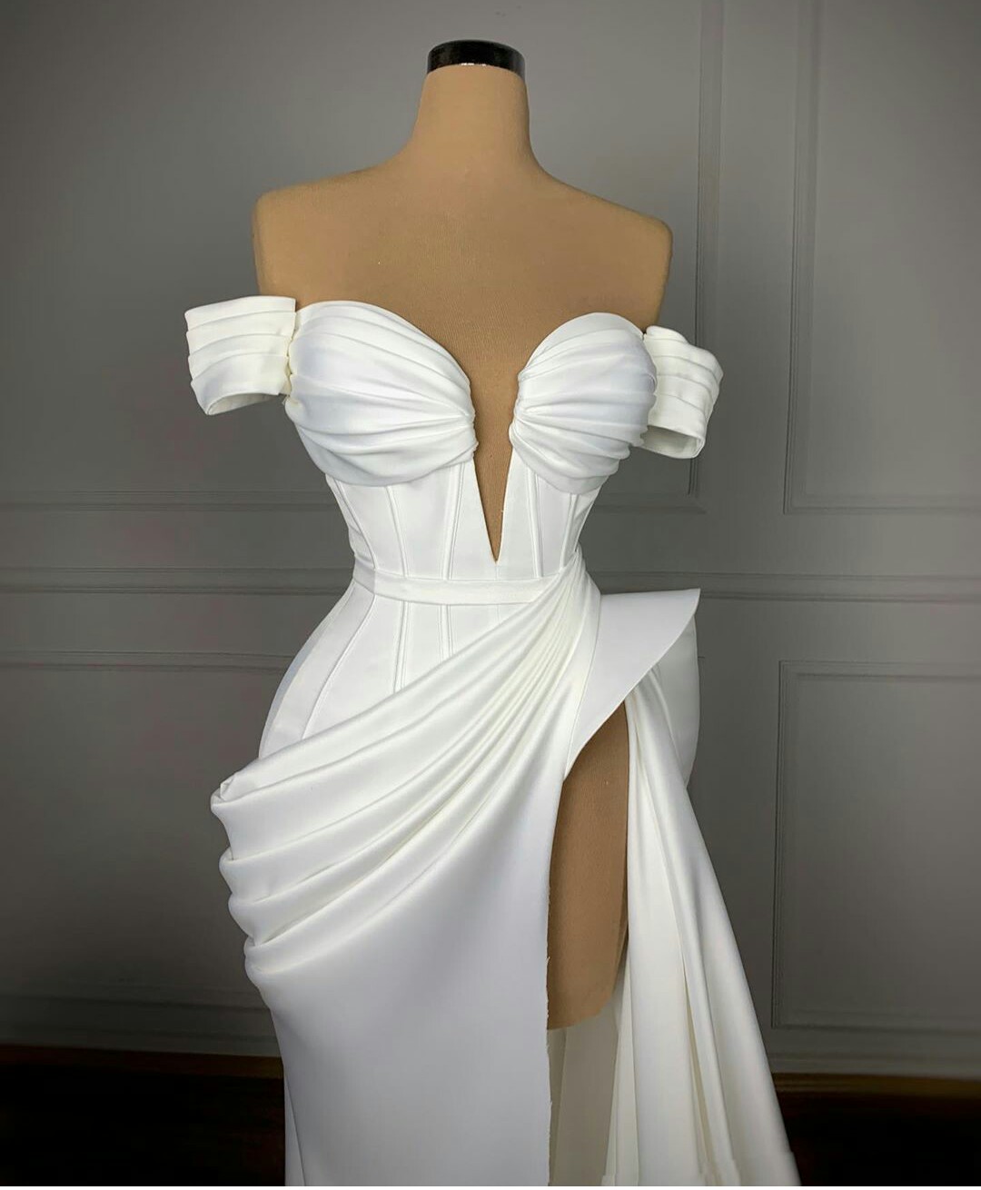 Simple White Satin 2020 Prom Dresses High Side Split Off The Shoulder Cheap Evening Dress A Line Party Wear Formal Gowns