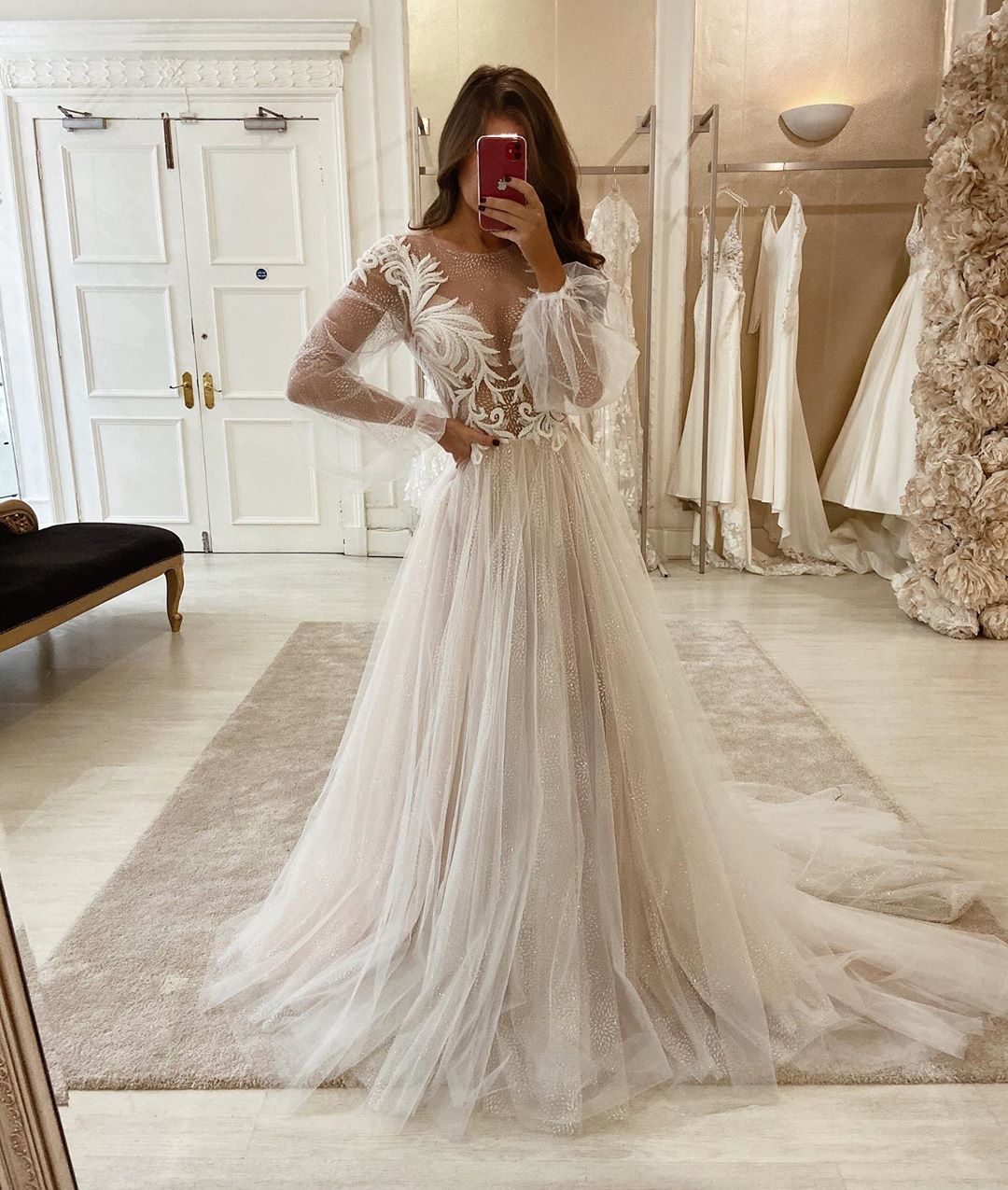 A Line Stunning Appliqued Wedding Dresses Sheer Bateau Neck Long Sleeves Bridal Gowns Sweep Train Tulle Robe De Marie ppliqued