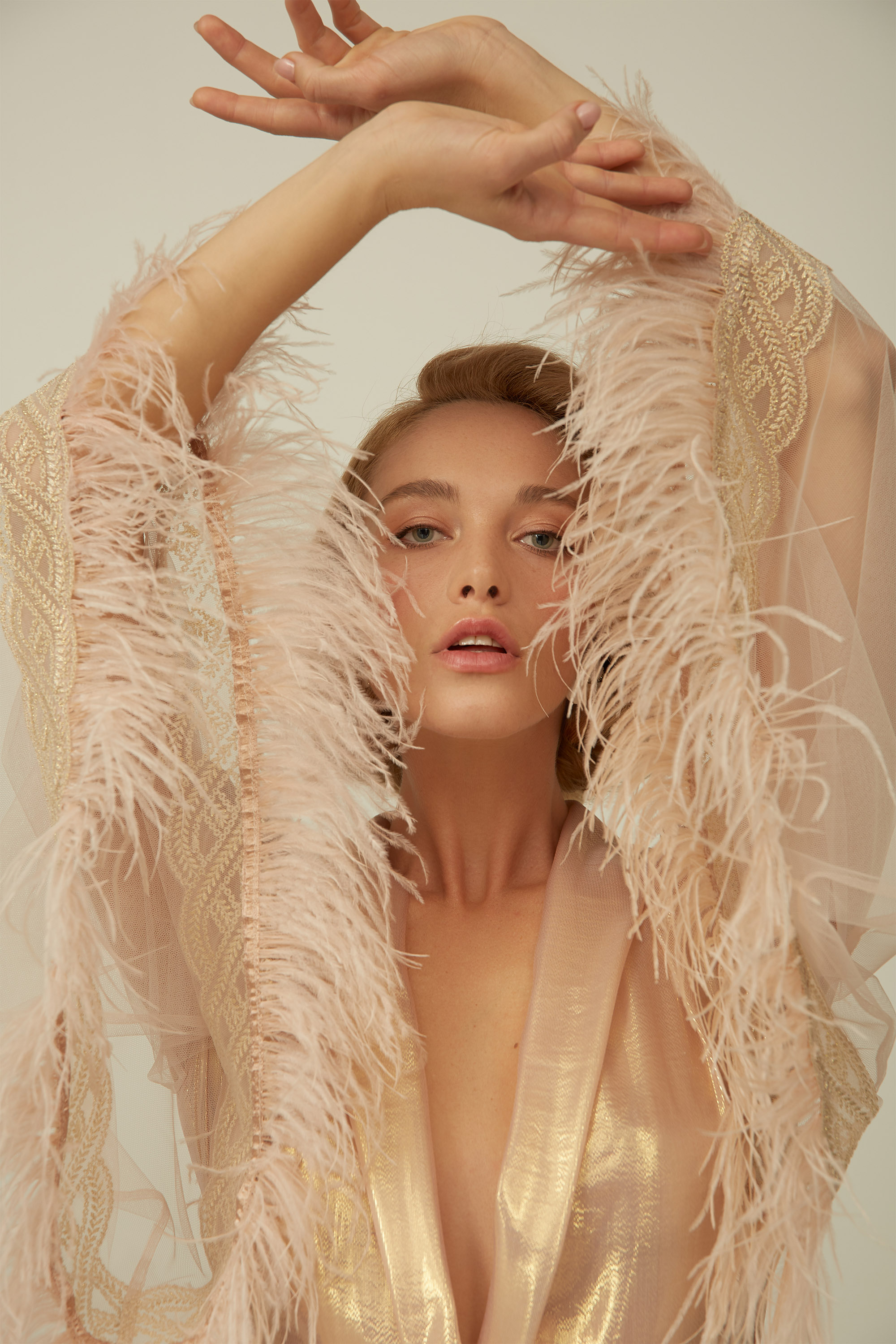 Sexy Wedding Robes Gown Set 2 For Women V Neck Tulle Trimmed Custom Long Sleeve Lingerie Bridal Sleepwear Nightgown Bathrobes