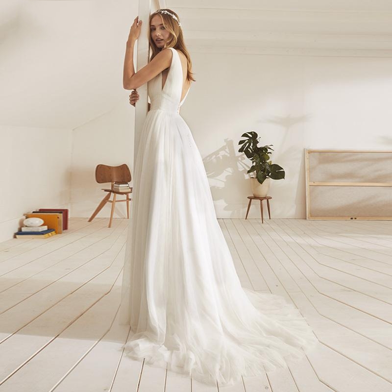 Cheap Sexy Beach Wedding Dress 2020 Appliques Tulle Princess Boho Wedding Gowns Pleats Open Back Bridal Dress Vestido De Noiva