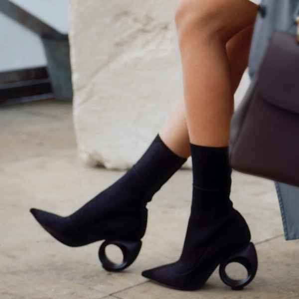 New Designer Black Beige Pointed Toe Strange Heel Knitted Ankle Boots High Heeled Boots Booties Stretchy Sock Boots Slipon Woman
New Designer Black Beige Pointed Toe Strange Heel Knitted Ankle Boots High Heeled Boots Booties Stretchy Sock Boots Slipon Woman