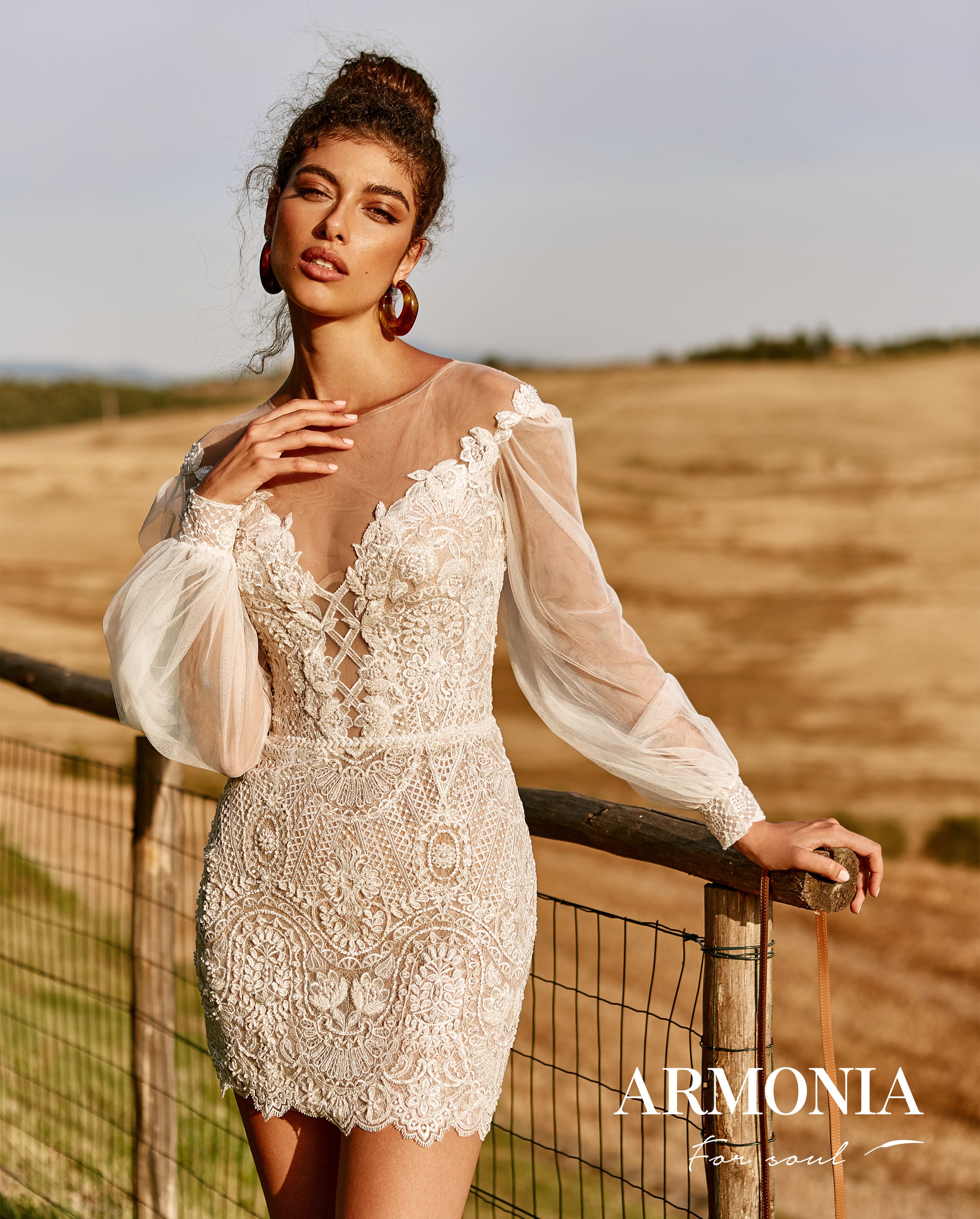 boho wedding dress with detachable train jewel neck appliqued beaded bridal gown long sleeves above knee length short abiti da sposa