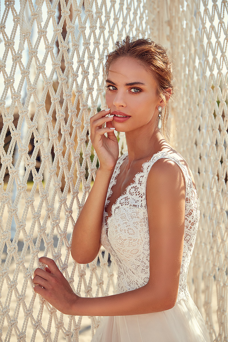 Eddy K Beach Dresses V Neck Lace Appliques A e Sweep Train Backless Bridal Gowns Custom Made Plus Size Boho Wedding Dress