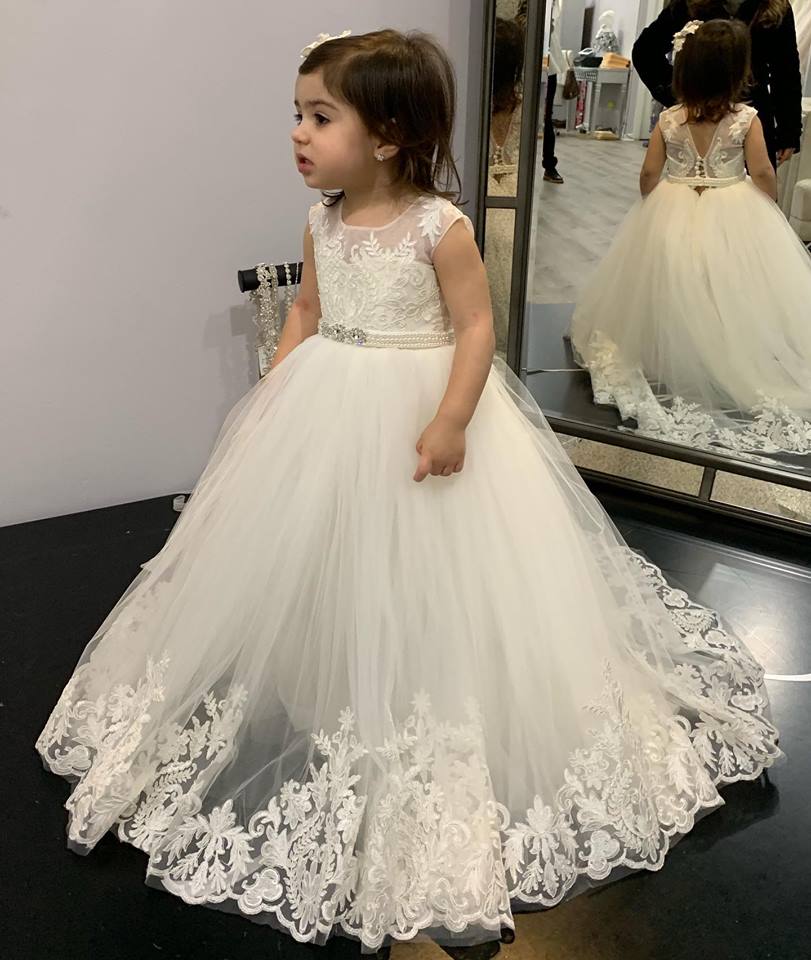 Sheer Neck Lace Flower Girl Dresses Pearls Crystals Little Girl Wedding Dresses Vintage Pageant Dresses Gowns F054