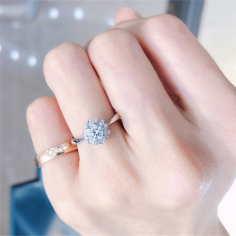 Luxury Elegant Flower Wedding Rings for Women Fashion Delicate Inlaid Shiny Zircon Engagement Rings Banquet Party Jewelry Anel
Luxury Elegant Flower Wedding Rings for Women Fashion Delicate Inlaid Shiny Zircon Engagement Rings Banquet Party Jewelry Anel
