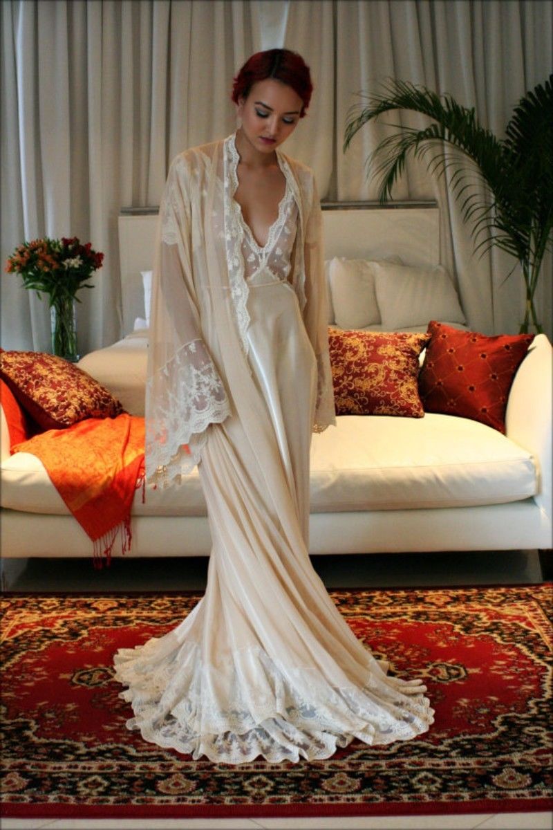 Sexy Wedding Robes Gown Set 2 For Women pieces Deep V Neck Lace Trimmed Custom Long Sleeve Lingerie Bridal Sleepwear Nightgown Bathrobes