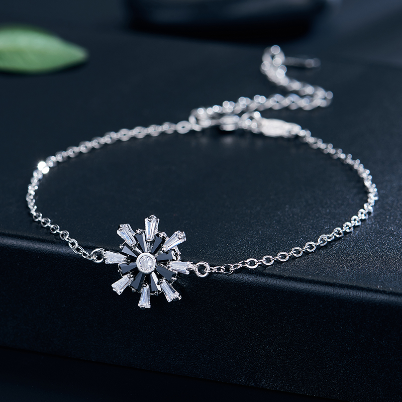Sparkling Cubic Zirconia Floral Bracelets Crystal Simple Zircon Flower Bracelets For Women Bracelet Mujer Pulseras Mujer Moda
Sparkling Cubic Zirconia Floral Bracelets Crystal Simple Zircon Flower Bracelets For Women Bracelet Mujer Pulseras Mujer Moda