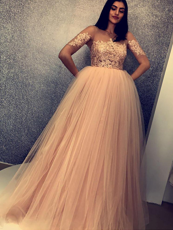 Pink Plus Size Prom Dresses 1/2 Long Sleeves Ball Gown A Line Sheer Neck Lace Appliques Tulle Floor Length Formal Party Evening Gown, White
Pink Plus Size Prom Dresses 1/2 Long Sleeves Ball Gown A Line Sheer Neck Lace Appliques Tulle Floor Length Formal Party Evening Gown, White