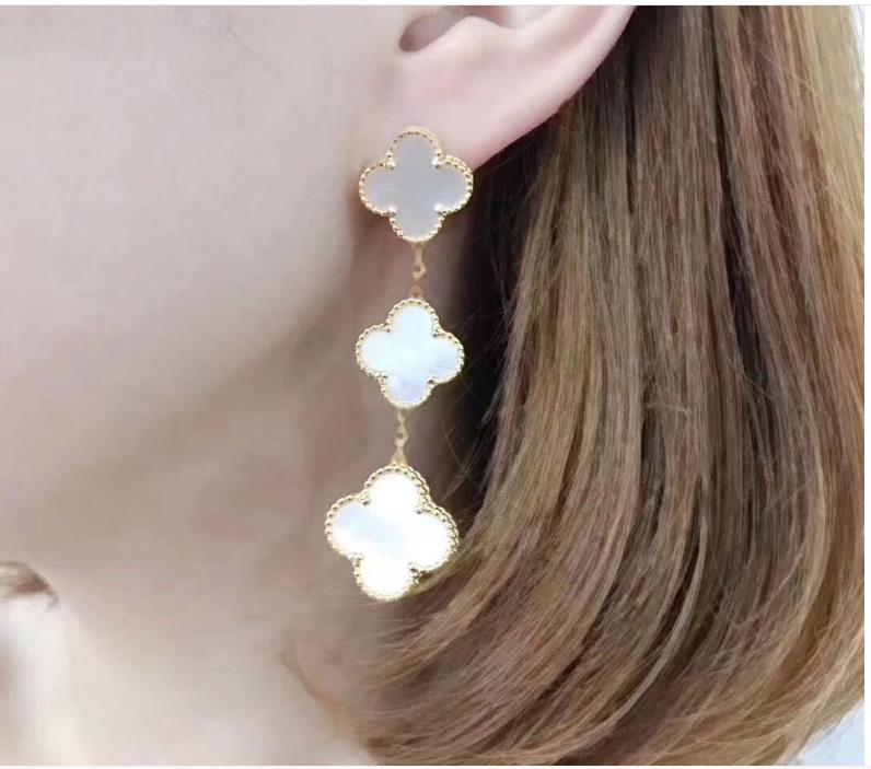 Earrings, simple, female, inlaid with diamond earrings, titanium steel, pure silver needle earrings, Korean version