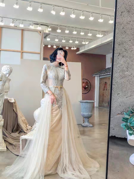 Long Sleeves Muslim Evening Dress Elegant High Neck Lace Embroidery Overskirt Arabic Dubai Party Prom Gowns, Champagne
Long Sleeves Muslim Evening Dress Elegant High Neck Lace Embroidery Overskirt Arabic Dubai Party Prom Gowns, Champagne