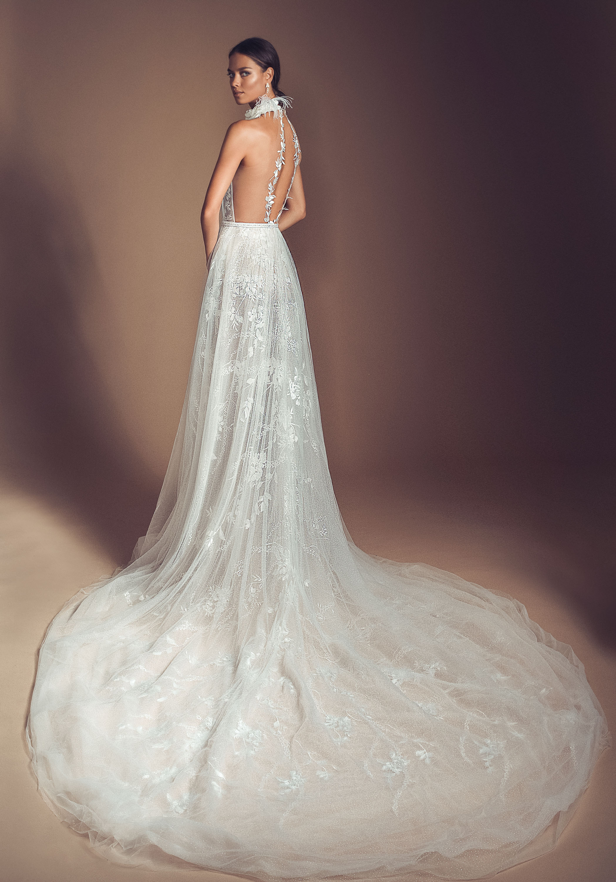 Elihav Sasson Beach Wedding Dresses A Line Halter Lace Appliqued 2019 Boho Wedding Dress Sweep Train Custom Bohemian Backless Bridal Gowns