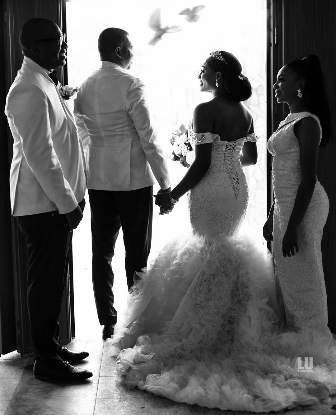 2020 Arabic Aso Ebi Plus Size Luxurious Crystals Lace Wedding Dresses Mermaid Sexy Bridal Dresses Vintage Organza Wedding Gowns ZJ443
