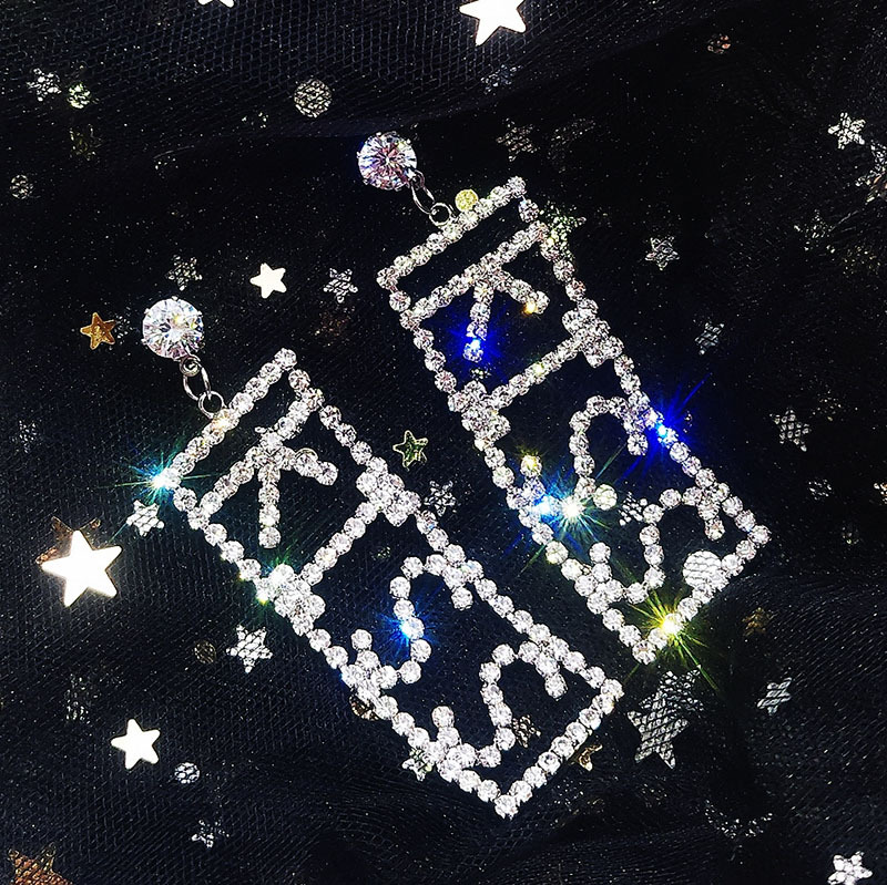 LOVE KISS Letter Dangle Earrings for Women Shiny Crystal Tassel Model T-stage Show Earrings Jewelry Bijoux Pendientes Drop Shipping