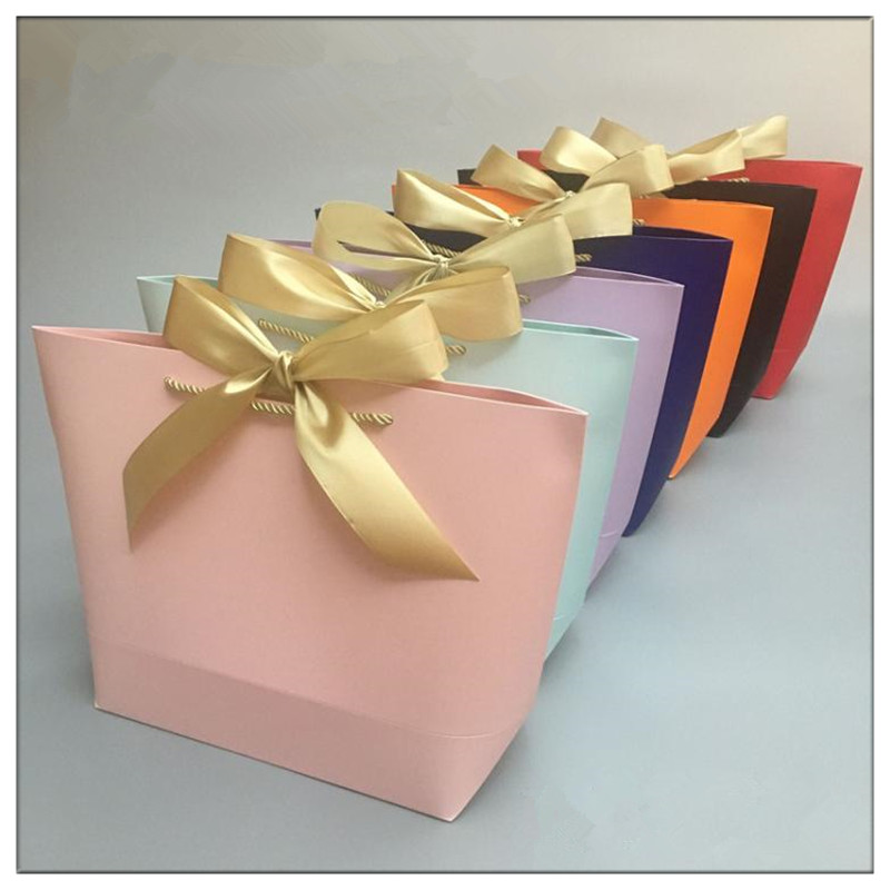 Gold Present Box For Pajamas Clothes Books Packaging Gold Handle Paper Box Bags Kraft Paper Large Size Gift Bag With Handles Decor