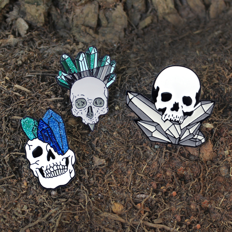 Crystal skull grey blue scary enamel white special cartoon brooch creative lapels denim badges gifts pins
Crystal skull grey blue scary enamel white special cartoon brooch creative lapels denim badges gifts pins