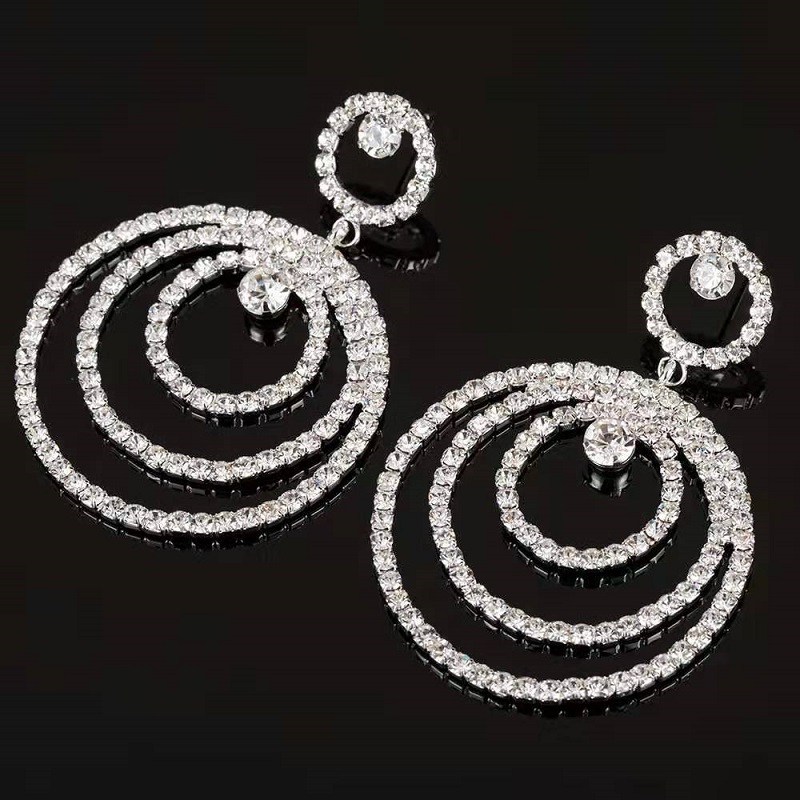 Wholesale hoop earrings for women luxury designer bling diamond hoops silver gold iced out huggie earrings bridal wedding engagement jewelry
Wholesale hoop earrings for women luxury designer bling diamond hoops silver gold iced out huggie earrings bridal wedding engagement jewelry