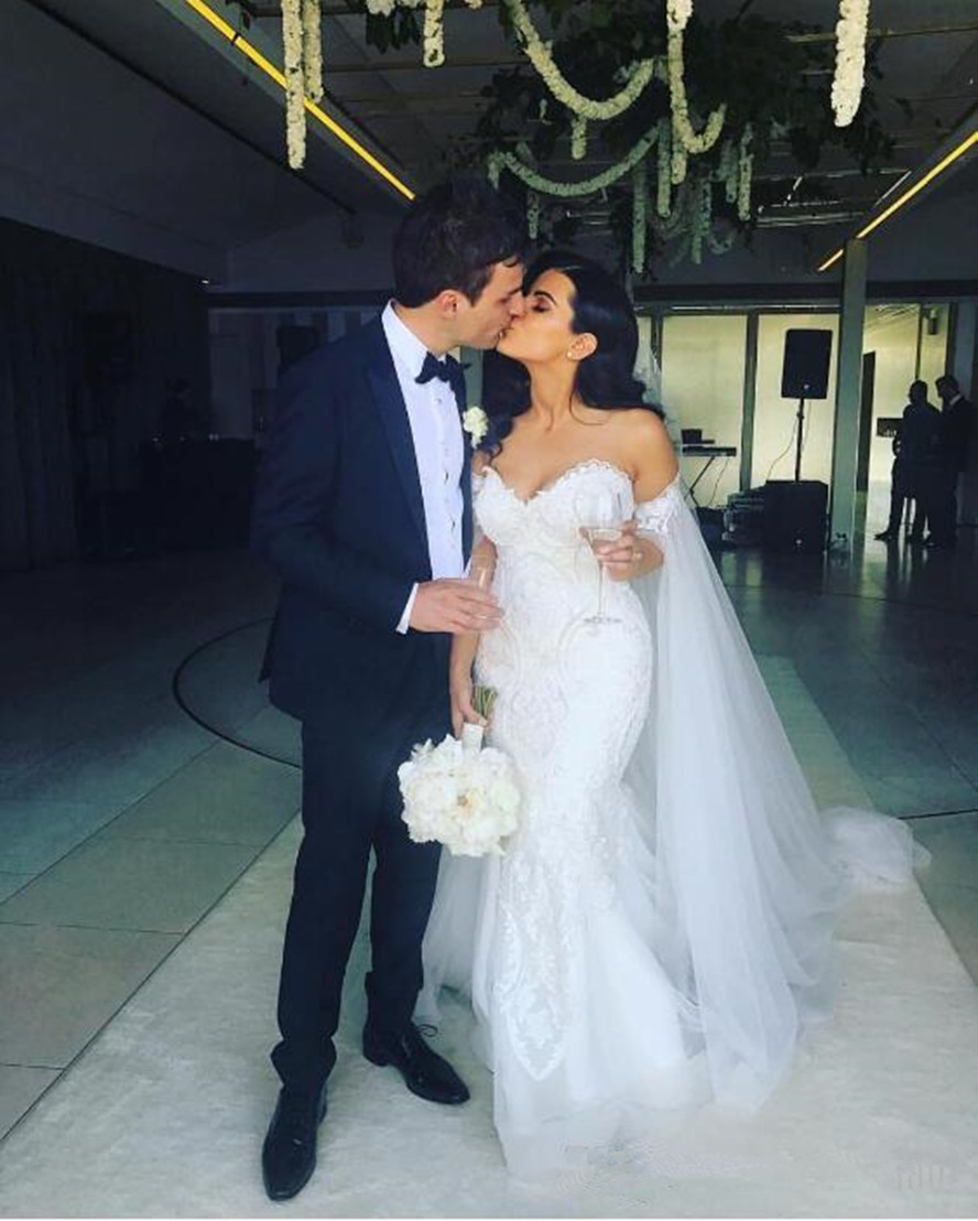 Plus Size 2024 Mermaid Wedding Dresses With Shawl Robe de mariee Applique Beading Pearls Wedding Gowns Court Train Sheath Bridal Dresses 103
