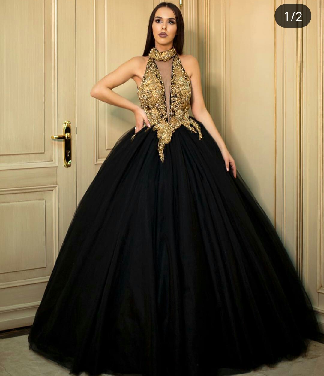 2019 Beaded Black and Gold Prom Dresses A Line Halter Sleeveless Sweep Train Cheap Evening Gowns Sleeveless Formal Dress