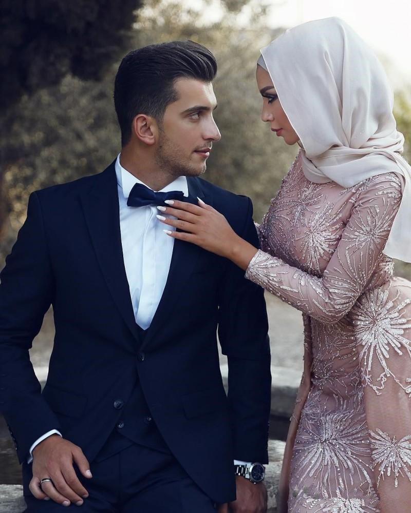 Vintage Blush Pink Muslim Wedding Dresses with Long Sleeve 2019 Modest Luxury Crystal Beaded High Neck Overskirt bridal Wedding Gown